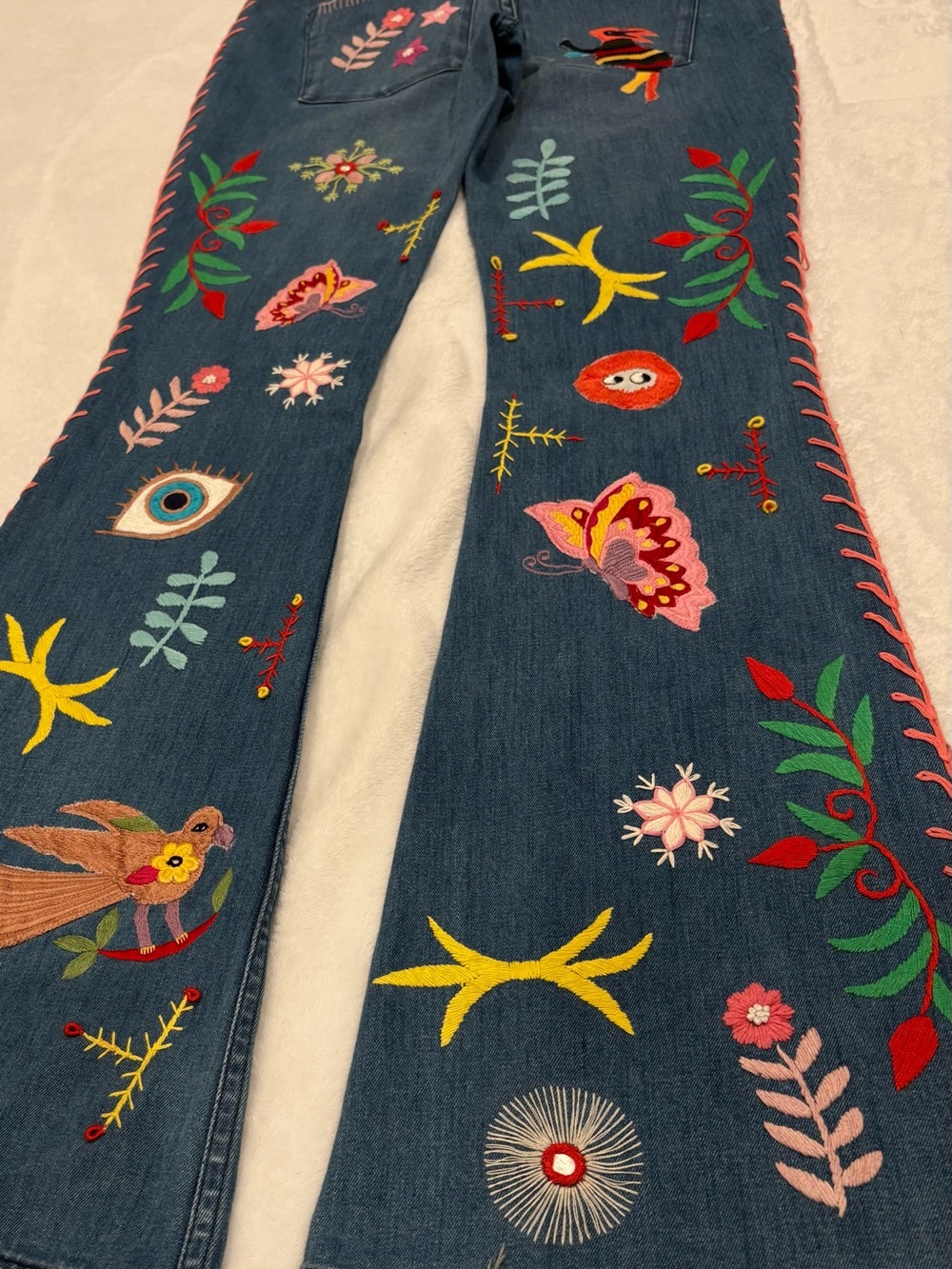 Alice + Olivia Embroidered Flare Jeans Boho Elephant Butterfly Floral Raw Hem - - Picture 9 of 16